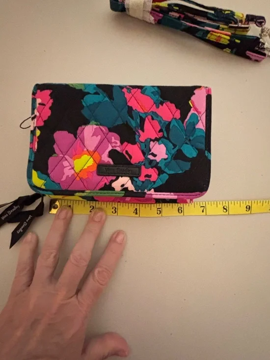 Vera Bradley Floral RFID 3-in-1 Crossbody in Pink and Teal NWT. (Hilo Meadow) - Picture 12 of 16